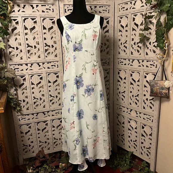 CDC LOVELY LIGHT BLUE & PURPLE FLOWERS SLEEVELESS LIGHTWEIGHT MAXI DRESS - Picture 1 of 9